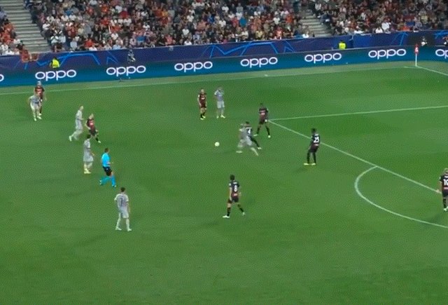 im电竞官网-【欧冠】卡卢卢遭戏耍萨勒马克斯救主 米兰客平红牛